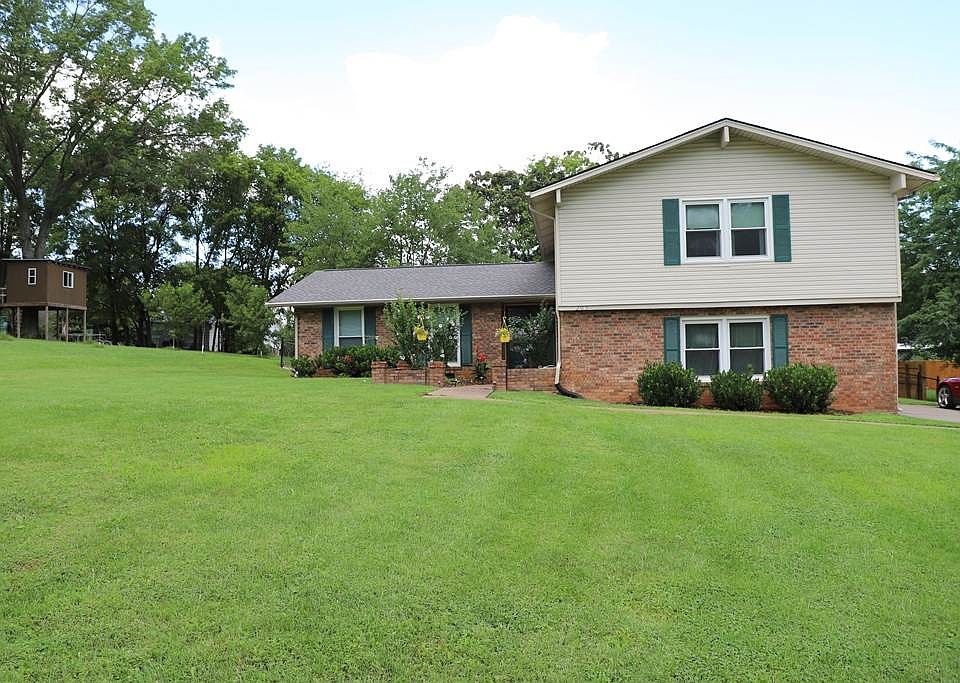 1st image of 205 Brandywood Ct