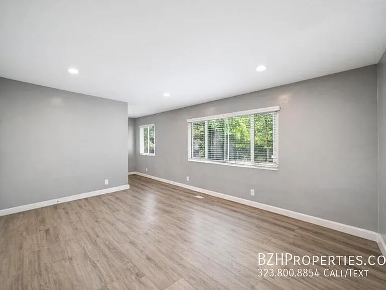 252 S New Hampshire Ave — Photo 10