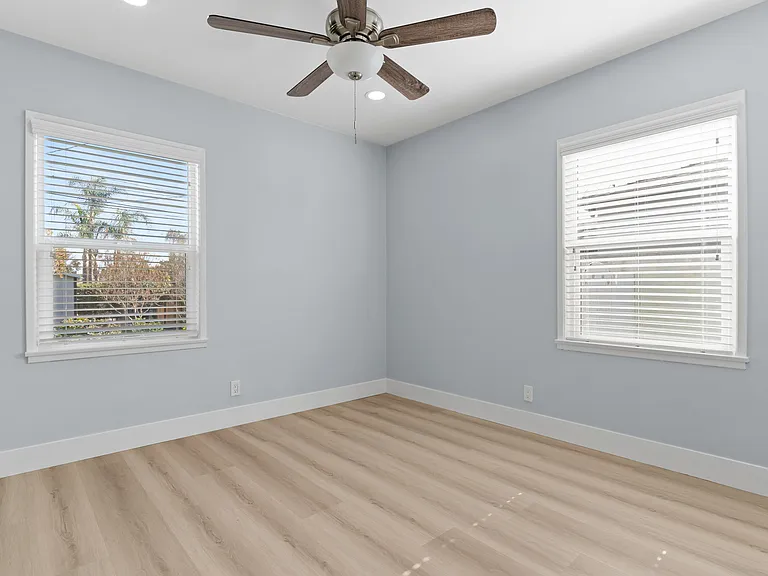 815 Wakefield Ave — Photo 18