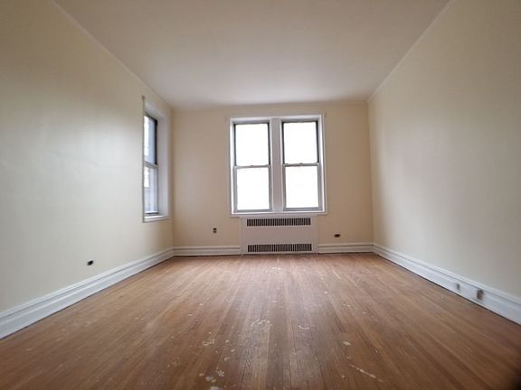 5th image of 2195 E 22nd St APT 1D