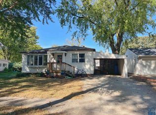 206 2nd Ave SW, Pocahontas, IA 50574