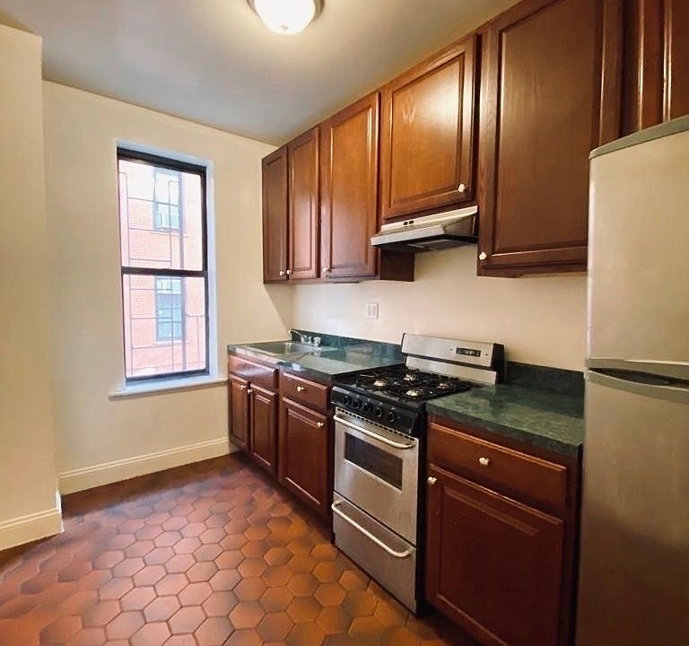 2nd image of 610 W 164th St #1R