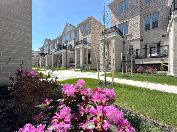 1655 Palmers Sawmill Rd #1006, Pickering, ON L1X 0R3