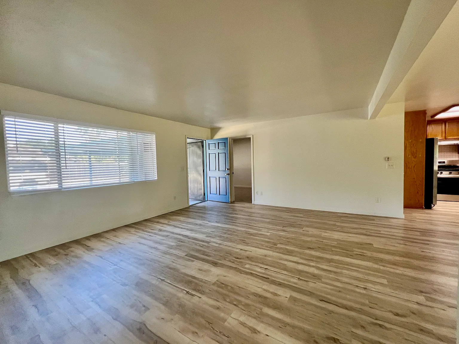 3 bed, $2,900 — Photo 2