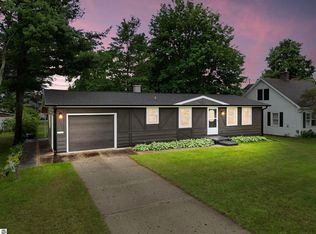 715 Chestnut St, Cadillac, MI 49601