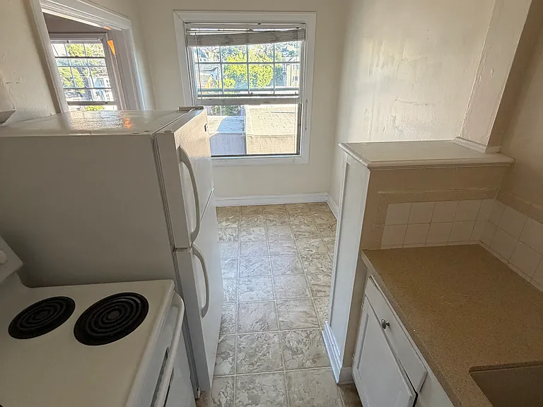 1143 McKinley Ave #18 — Photo 5