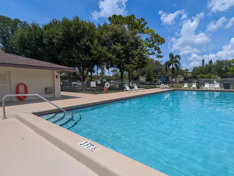 6446 Chasewood Dr #B — Photo 33