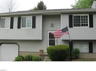 9255 Flora Dr, Streetsboro, OH 44241