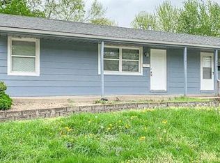 13207 5th St #2, Grandview, MO 64030