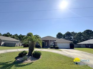 1952 Commodore Dr, Navarre, FL 32566