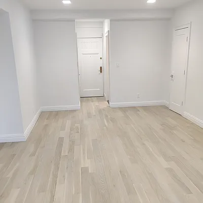 Rented by Palladium Property Group | media 9