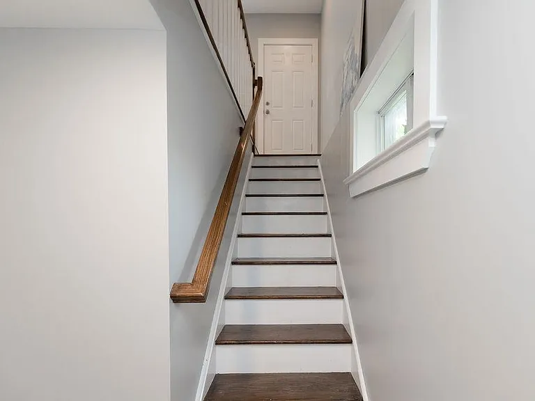 8 Elizabeth St #1 — Photo 9