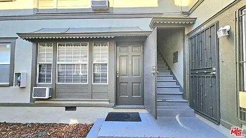 1022 S Norton Ave #B Photo 1