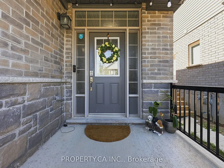 629 Wild Rye St W — Photo 3