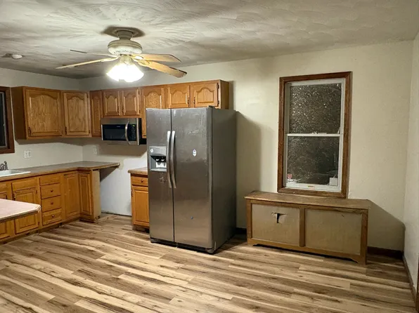 421 Academy St #1, Peckville, PA 18452