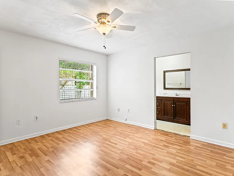 13945 Langley Pl — Photo 27