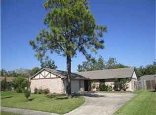 2703 Pilgrims Point Dr, Webster, TX 77598