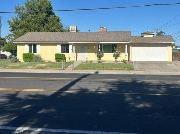 3684 N Millbrook Ave, Fresno, CA 93726
