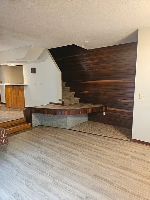 3 bed, 1.5 bath, $1,500 — Photo 2