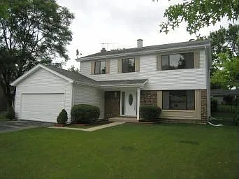 949 Foxworth Blvd photo 1