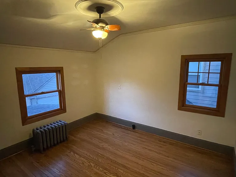 319 Dewey St — Photo 19