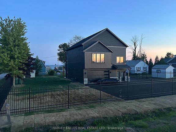 3rd image of 3184 Lakeshore Rd