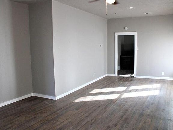3rd image of 2519 38th St