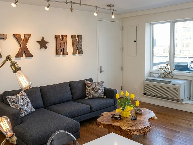 113 S 6th St #4B — Photo 1