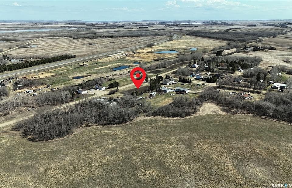 2nd image of 25 Railway AVENUE