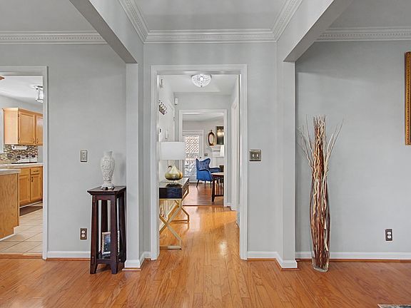 4th image of 2117 Tonya Ct