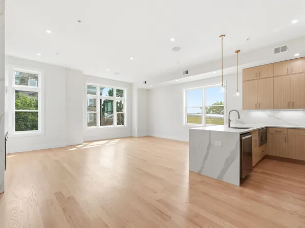 152 Bleecker Street image 1 of 34