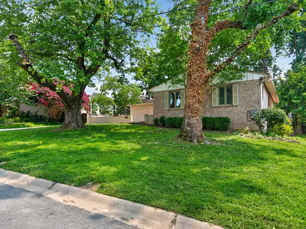 6216 Goodview St, Bethesda, MD 20817