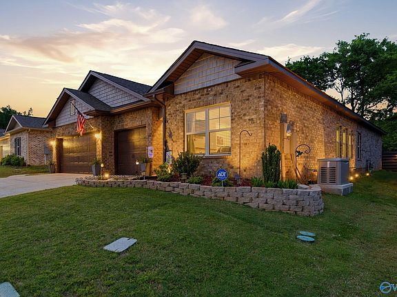 4th image of 460 Jackson Point Cir