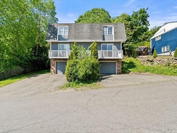 2nd image of 32 Spruce St Unit 32