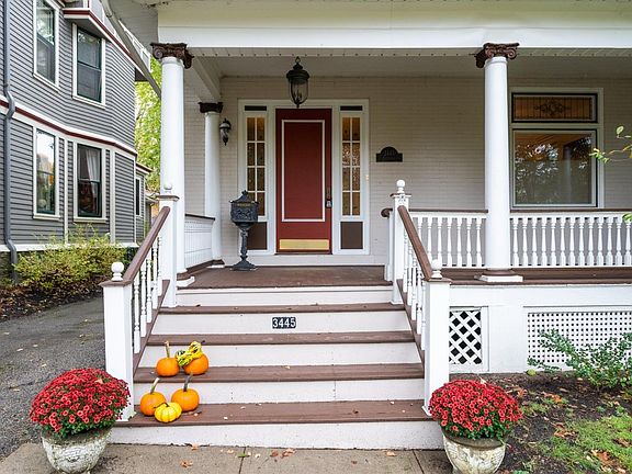 2nd image of 3445 Stettinius Ave