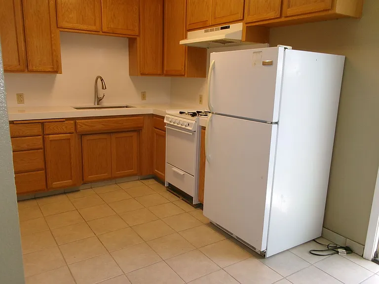 570 Gilbert Ave #1-3 — Photo 8