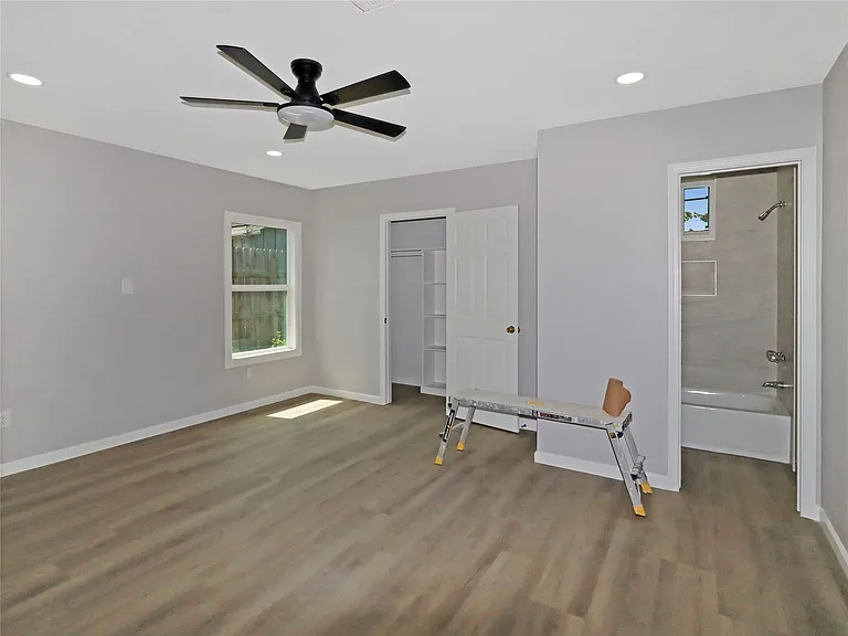 8711 Shadow Crest St — Photo 12