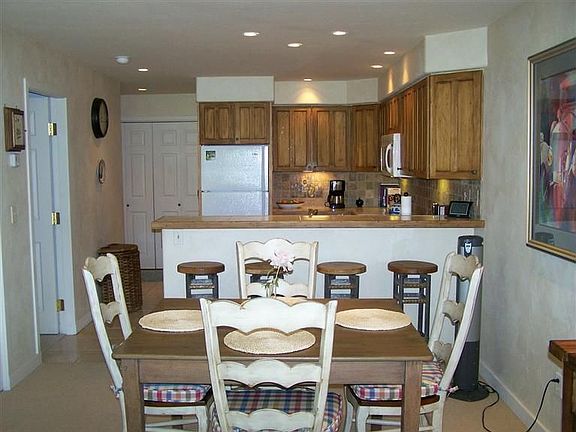 4th image of 340 Elk Ln