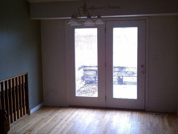 5th image of 124 N Highland Blvd