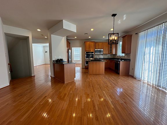 Kitchen/breakfast area
Brand, new appliances
Wood floors
Access to patio