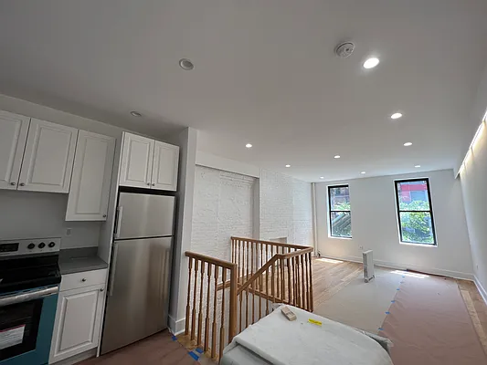 Rented by MQ Realty LLC | media 25