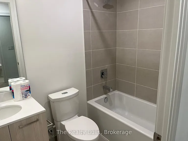 65 Mutual St #2407 — Photo 6