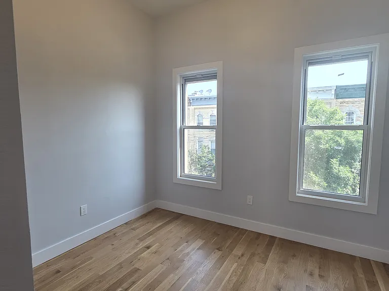 690 Onderdonk Ave #3L — Photo 6