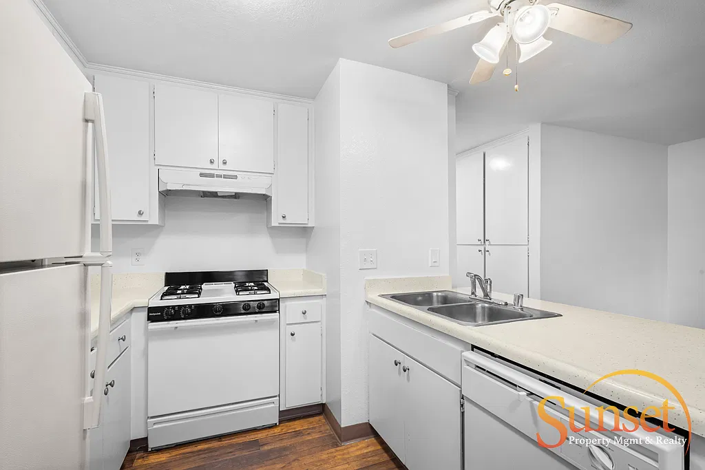 3704 Madison Ave — Photo 4