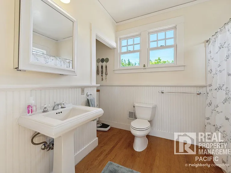 1550 Beverly Pl — Photo 21