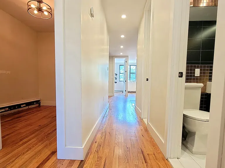 945 Herkimer St #3 — Photo 3