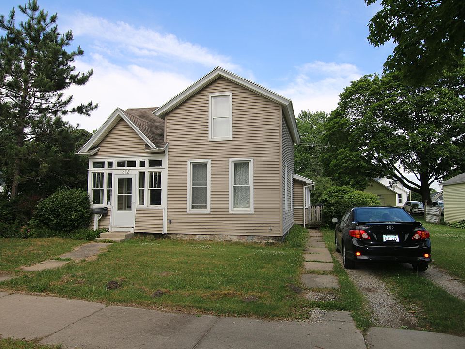 1st image of 812 Rose Ave