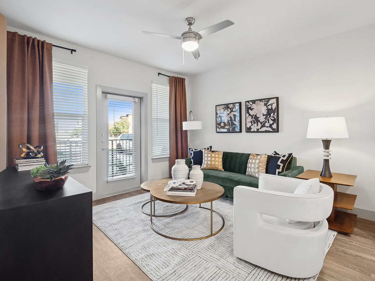 Promenade Apartments — Photo 4