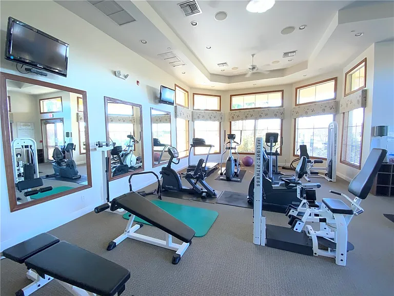 6510 Oxford Cir #101A — Photo 22