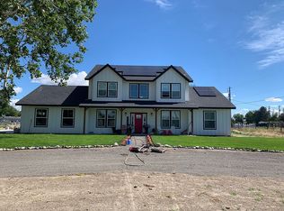 64 Off Pl, Burbank, WA 99323